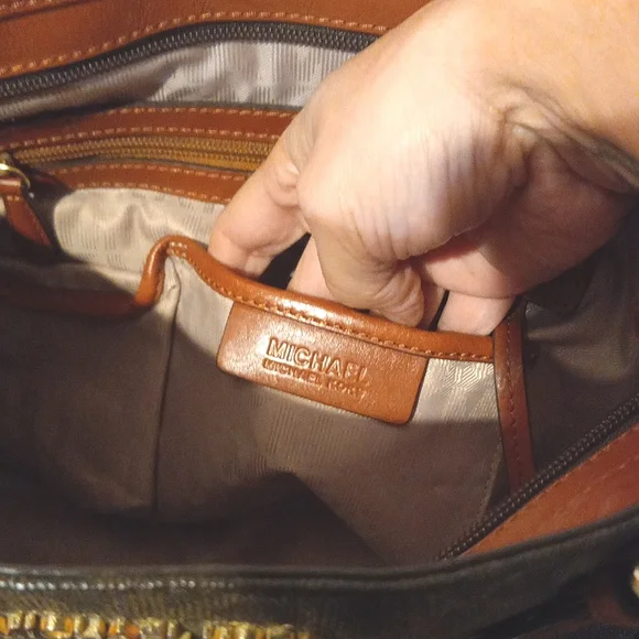 Michael Kors tote - Picture 12 of 12